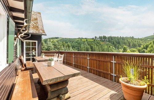 Schmallenberg House | Holiday Home 'Tannenhäuschen' with Mountain View, Private Terrace and Wi-Fi