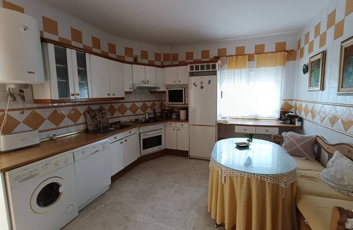 Bedmar House | Holiday Home 'The Brushstroke Of Mágina' with Private Pool, Private Terrace and Air Conditioning