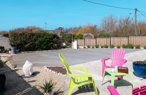 Porspoder House | Holiday Home Ti Ar Mor - POD104 by Interhome