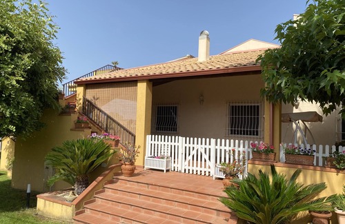 Donnalucata Villa | Holiday home Timperosse is an attic in a villa facing the sea