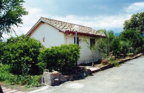 Sant'Anna House | holiday home to 200 m from the sea of ​fondachello