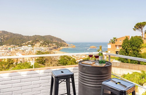 Tossa de Mar House | Holiday Home 'Torre Mirador Azul' with Sea View, Private Pool and Wi-Fi