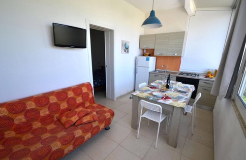 Torre dell'Orso House | Holiday Home 'Trilo Torre dell Orso 5 posti Pt33' close to the Beach