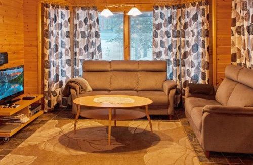 Akaslompolo House | Holiday Home Tunturitähti by Interhome