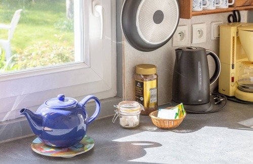 Plomeur House | Holiday Home 'Ty Mam-goz - Pointe De La Torche' with Private Terrace, Private Garden and Wi-Fi