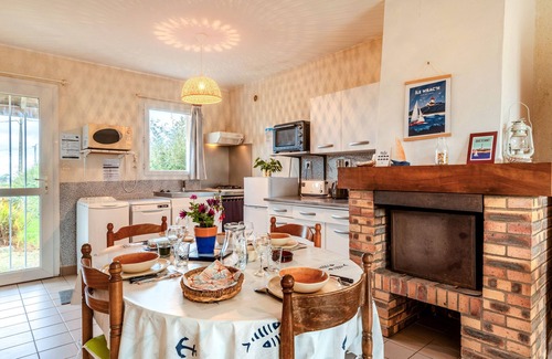 Plouguerneau House | Holiday Home 'Ty Per - Les Gîtes Marins Des Abers' with Sea View, Private Terrace and Wi-Fi