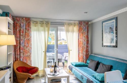 Locquirec House | Holiday Home Ty-Rozen by Interhome