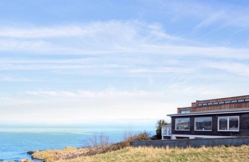 Sandvig House | Holiday Home Ullamaj - 30m from the sea by Interhome