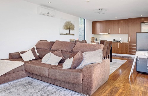 Vieira do Minho House | Holiday Home 'Villacella - Gerês' with Mountain View, Wi-Fi and Air Conditioning