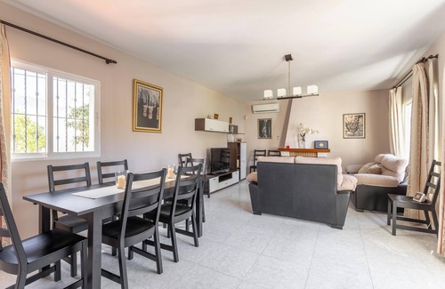 Nerja City Centre House | Holiday Home ‘Villa Eden Nerja’ with Mountain View, Pool, Garden & Terraces