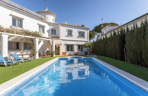 Nerja City Centre House | Holiday Home ‘Villa Eden Nerja’ with Mountain View, Pool, Garden & Terraces