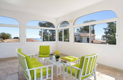 Miami Platja House | Holiday Home 'Villa Cristal' with Sea View, Wi-Fi and Air Conditioning