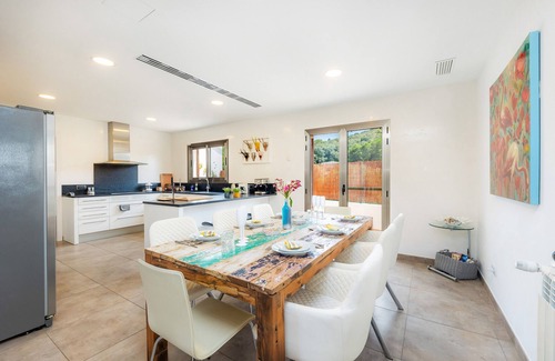 Son Carrio House | Holiday Home 'Villa Son Carrio' with Mountain View, Wi-Fi and Air Conditioning
