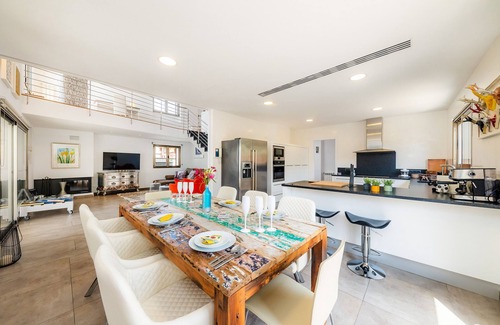 Son Carrio House | Holiday Home 'Villa Son Carrio' with Mountain View, Wi-Fi and Air Conditioning