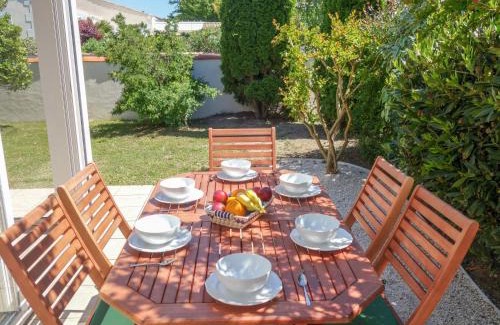 Vaux-sur-Mer House | Holiday Home Villa Languedoc by Interhome