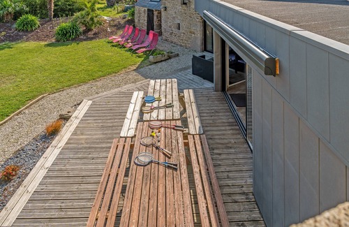 Kerlouet House | Holiday Home 'Villa Léonie - Indoor Pool' with Terrace, Garden and Wi-Fi
