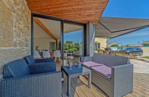 Kerlouet House | Holiday Home 'Villa Léonie - Indoor Pool' with Terrace, Garden and Wi-Fi