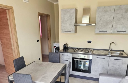 Cavallino House | Holiday Home Villa Mariangela with Shared Pool, Garden & Wi-Fi