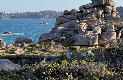 Trelevern House | Holiday Home 'Villa Vue Mer' with Sea View, Private Terrace and Wi-Fi