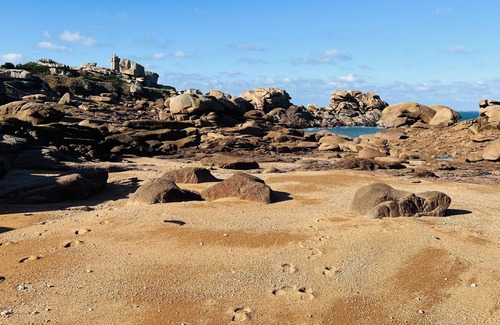 Trelevern House | Holiday Home 'Villa Vue Mer' with Sea View, Private Terrace and Wi-Fi