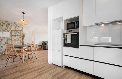 Obidos House | Holiday Home 'Vinha' with Private Terrace, Private Garden and Wi-Fi