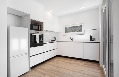 Obidos House | Holiday Home 'Vinha' with Private Terrace, Private Garden and Wi-Fi