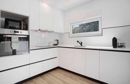 Obidos House | Holiday Home 'Vinha' with Private Terrace, Private Garden and Wi-Fi