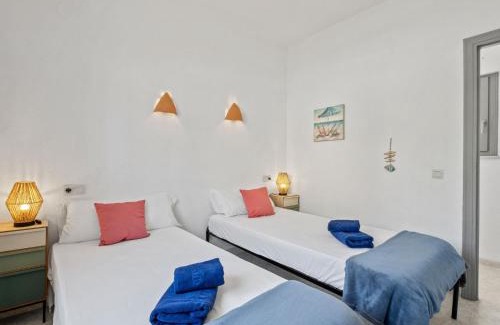 Cumbre del Sol House | Holiday Home Vista Romantica by Interhome