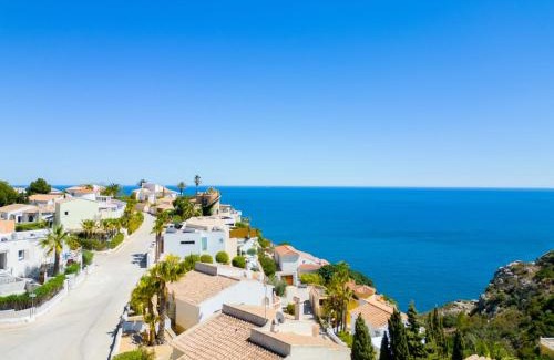 Cumbre del Sol House | Holiday Home Vista Romantica by Interhome