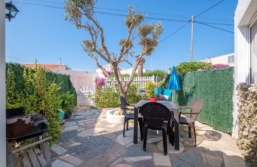 Vinaros House | Holiday Home Vistamar 2 with Sea View, Terrace & Wi-Fi