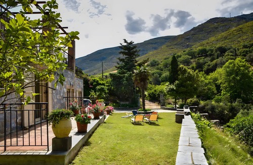 Andros House | Holiday Home 'Vitali River House Andros' with Mountain View, Wi-Fi and Air Conditioning