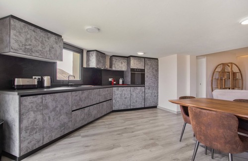 Villaverde House | Holiday Home 'Volcanoa' with Sea View, Shared Pool and Wi-Fi