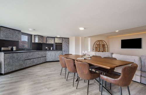 Villaverde House | Holiday Home 'Volcanoa' with Sea View, Shared Pool and Wi-Fi