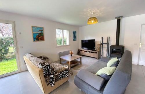 Grayan-Et-L'Hopital House | Holiday home with pool