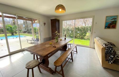 Grayan-Et-L'Hopital House | Holiday home with pool