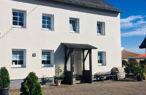 Lieg Apartment | Holiday home Weins Comfortable Vacation Home