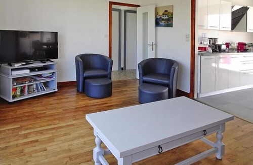 Trelevern House | Holiday home with beautiful terrace area