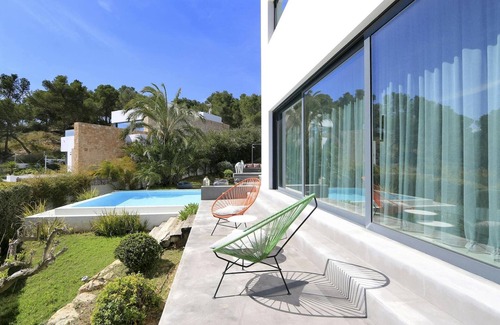 Puig Manya Villa | Holiday home with manicured gardens