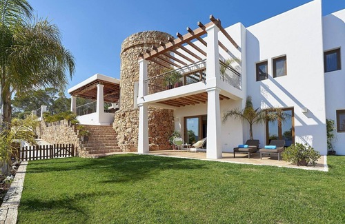 Sant Carles de Peralta Villa | Holiday home with spectacular views
