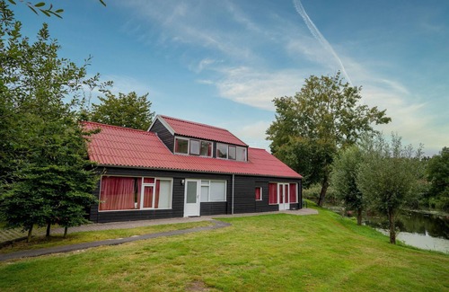 Midlaren House | Holiday Home with sauna