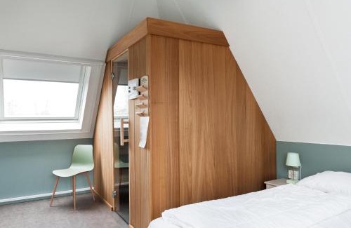 Eernewoude House | Holiday home with sauna, outdoor spa