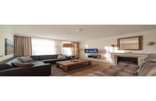 Colijnsplaat House | Holiday home with whirlpool and sauna in a quiet area in Zeeland