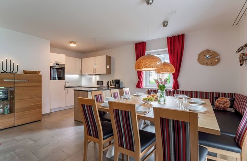 Leogang House | Holiday home with wood stove, sauna and garden