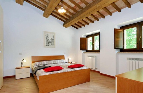 San Severino Marche House | Holiday house San Severino Marche for 1 - 14 persons with 5 bedrooms - Holiday home