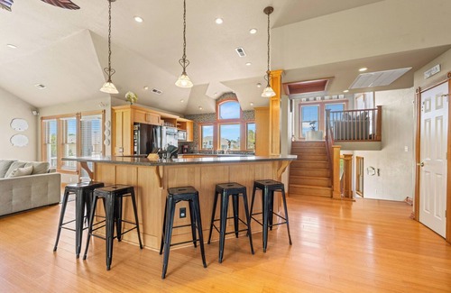 Monteray Shores House | Holiday House 4 Bedroom Home With Heated Pool!