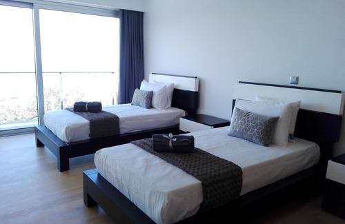 Calheta House | Holiday house Arco da Calheta for 4 - 8 persons with 4 bedrooms - Holiday house