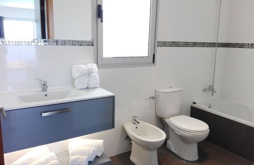 Calheta House | Holiday house Arco da Calheta for 4 - 8 persons with 4 bedrooms - Holiday house