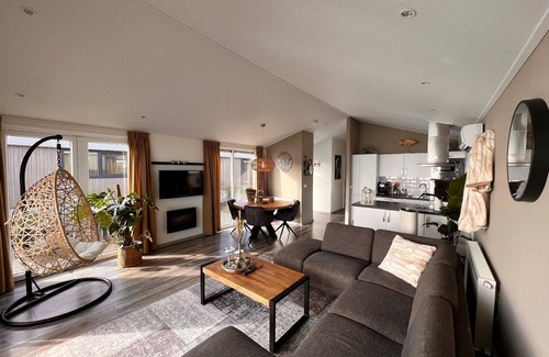Bovenkarspel House | Holiday house Bovenkarspel for 1 - 4 persons with 3 bedrooms - Holiday home