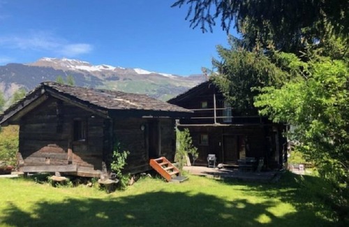 Bruson House | Holiday house Bruson for 1 - 7 persons with 3 bedrooms - Holiday home