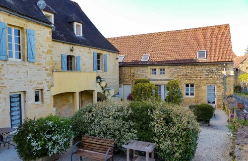 Sainte-Mondane House | Holiday house Carlux for 1 - 33 persons with 14 bedrooms - Holiday house
